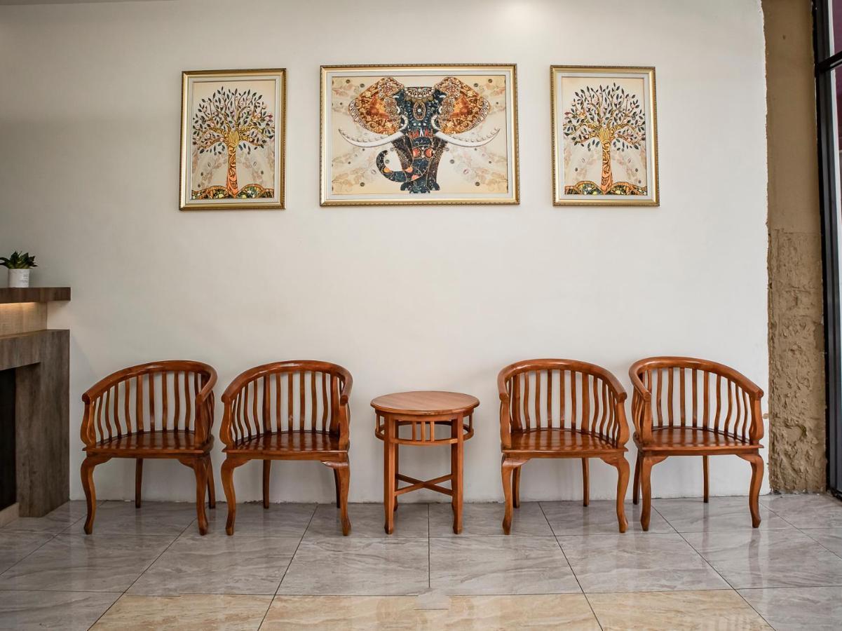 Oyo 90105 Towermas Hotel Sibu Bagian luar foto