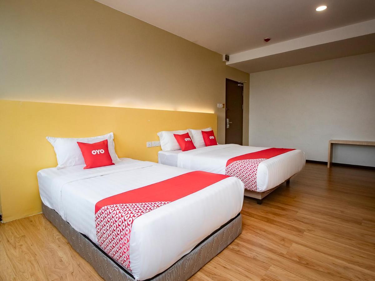 Oyo 90105 Towermas Hotel Sibu Bagian luar foto