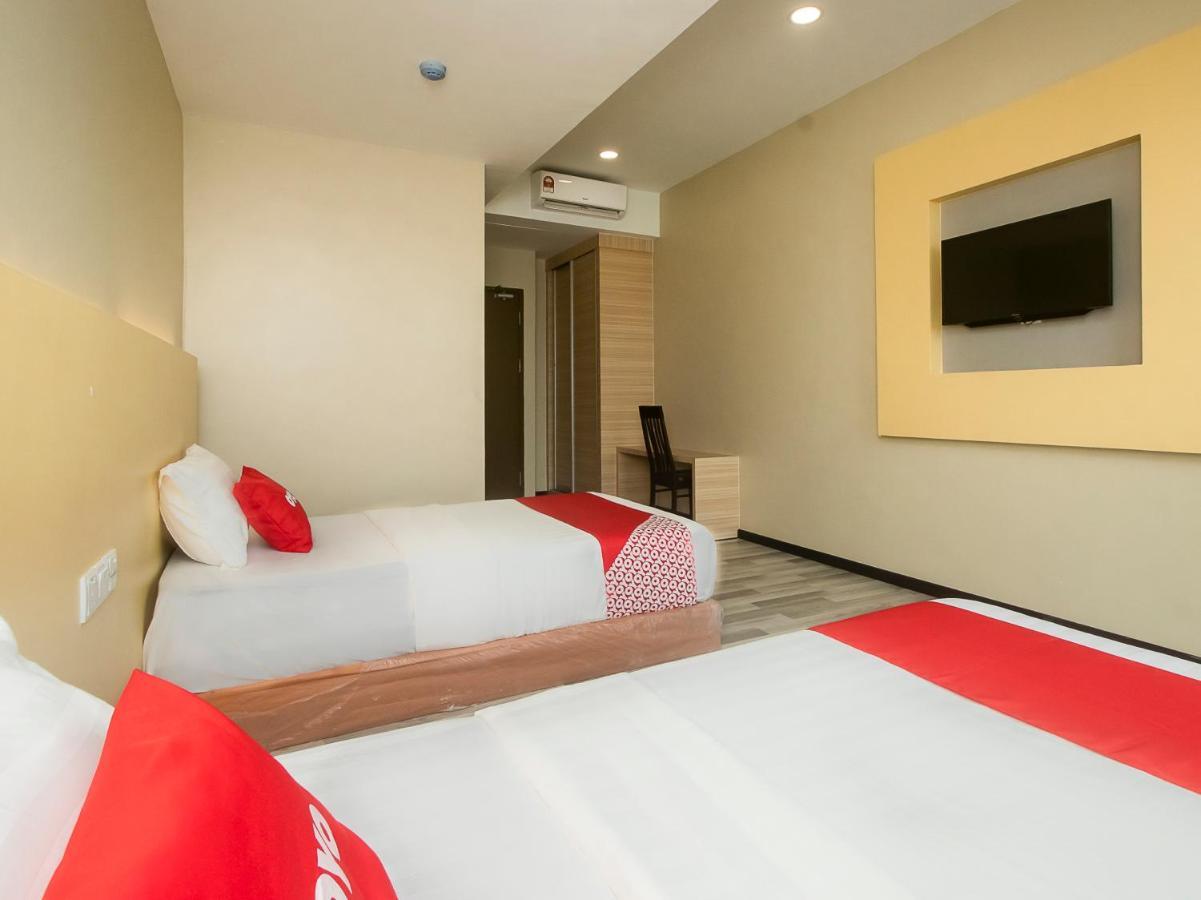 Oyo 90105 Towermas Hotel Sibu Bagian luar foto